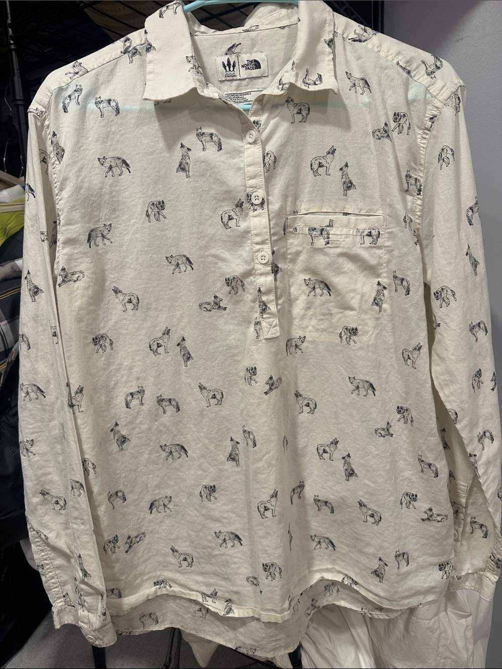 The North Face Wolf print organic cotton Cream Button Pullover medium